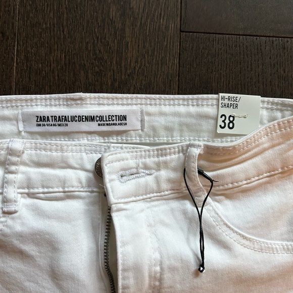 Zara - never used high rise white jeans - Picture 2 of 4